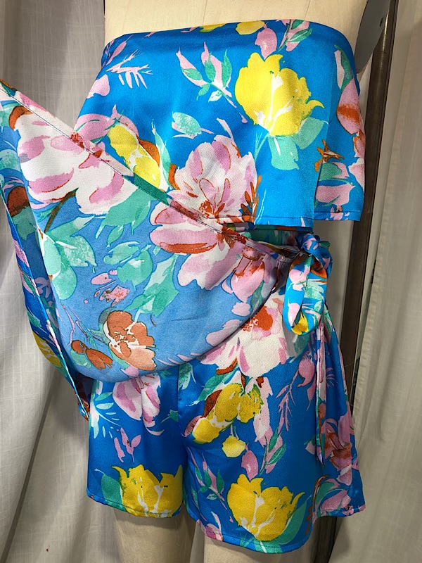 la boudoir miami vintage inspired 70s blue floral print wrap short romper (2)