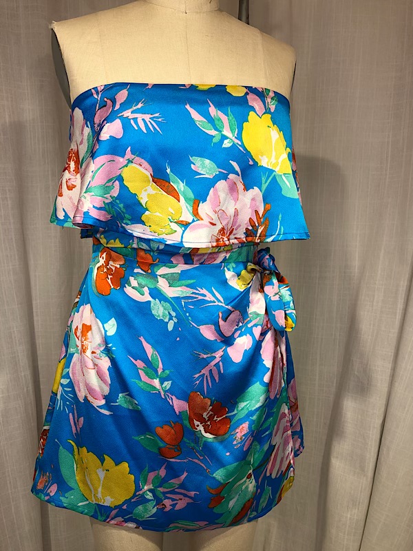 la boudoir miami vintage inspired 70s blue floral print wrap short romper (2)