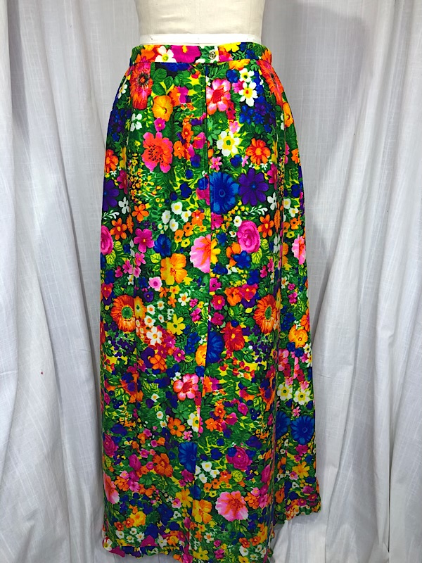 スカート 70s flower printed quilting long skirt 1970s Quilted Floral Print Maxi Skirt - Etsy
