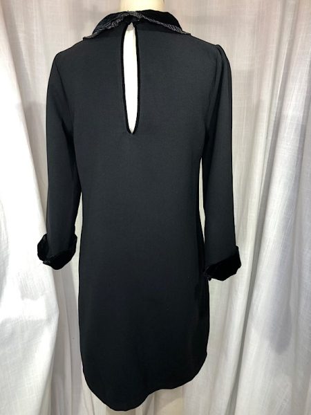 la boudoir miami vintage inspired 70s black shift dress with velvet collar and cuffs (2)