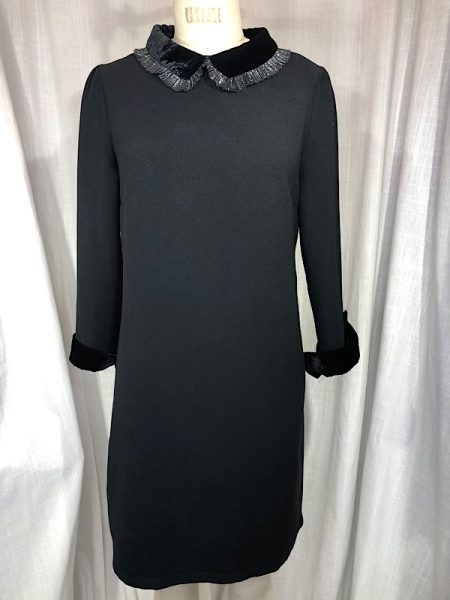 la boudoir miami vintage inspired 70s black shift dress with velvet collar and cuffs (2)