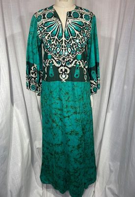 la boudoir miami vintage 70s green batik and embroidered long kaftan (2)