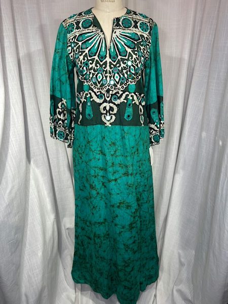 la boudoir miami vintage 70s green batik and embroidered long kaftan (2)