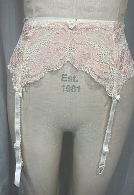 la boudoir miami vintage 90s white and pink lace garter belt (1)