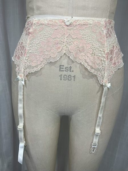 la boudoir miami vintage 90s white and pink lace garter belt (1)