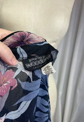 la boudoir miami vintage 70s purple and black hibiscus print blouse (3)