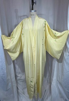 la boudoir miami vintage 50s yellow flower embroidered kimono robe (4)