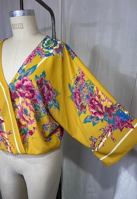 la boudoir miami vintage inspired 70s yellow and pink floral kimono wrap style blouse (2)
