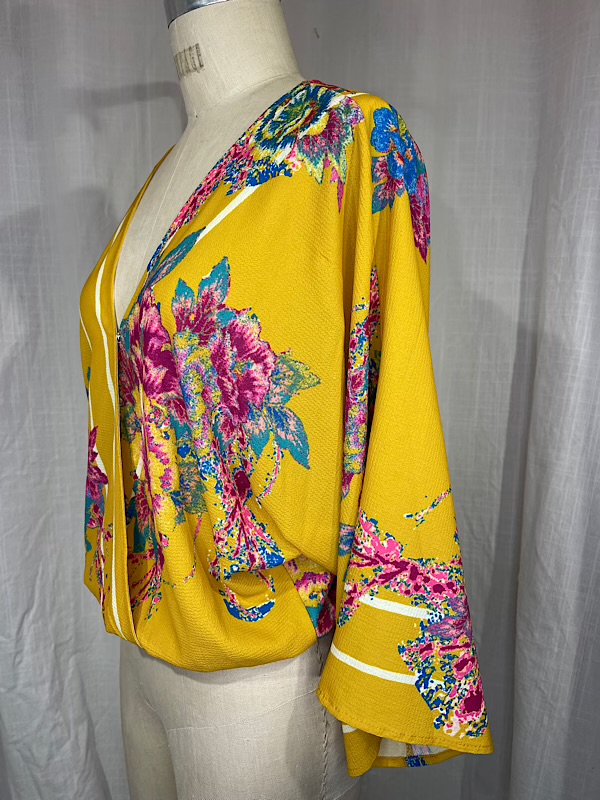 la boudoir miami vintage inspired 70s yellow and pink floral kimono wrap style blouse (2)