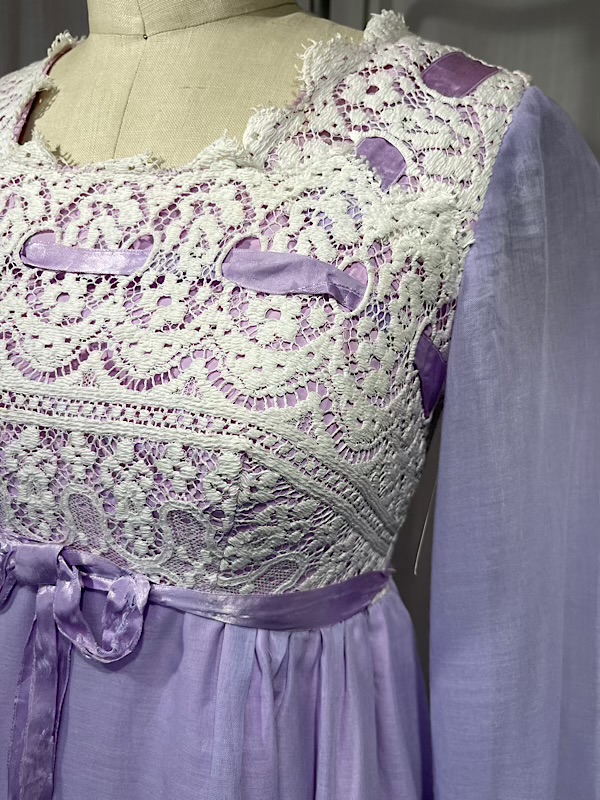 la boudoir miami vintage 70s purple and white lace peasant dress (2)