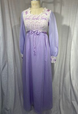 la boudoir miami vintage 70s purple and white lace peasant dress (2)