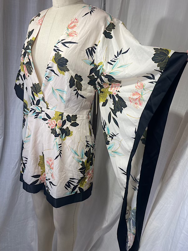 la boudoir miami vintage inspired beige floral print short romper with kimono sleeves (2)