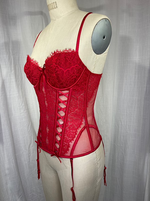 la boudoir miami vintage inspired victorias secret red lace bustier with garters (2)