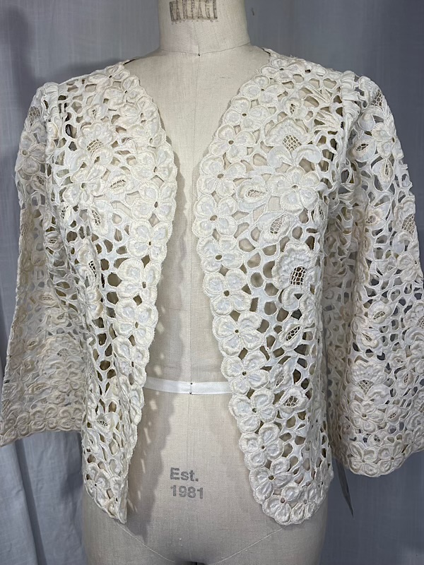 la boudoir miami vintage 1960s beige floral embroidered lace jacket (2)