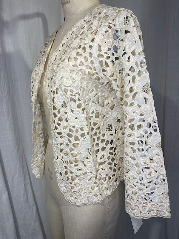la boudoir miami vintage 1960s beige floral embroidered lace jacket (2)