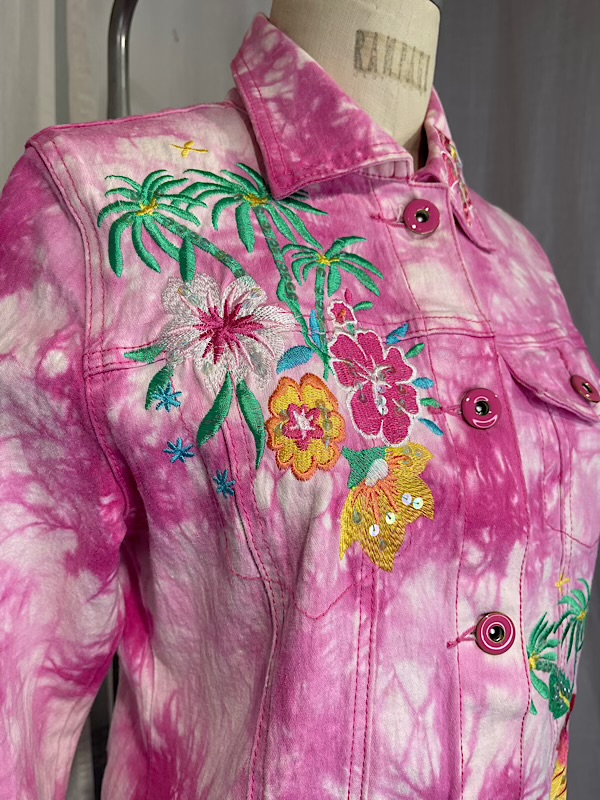 la boudoir miami vintage y2k pink and white tie dye denim jacket with floral embroidery (2)